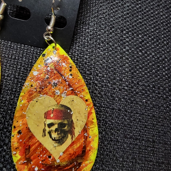 Pirates of the Carribean Hand Decorated Earrings - Picture 2 of 4